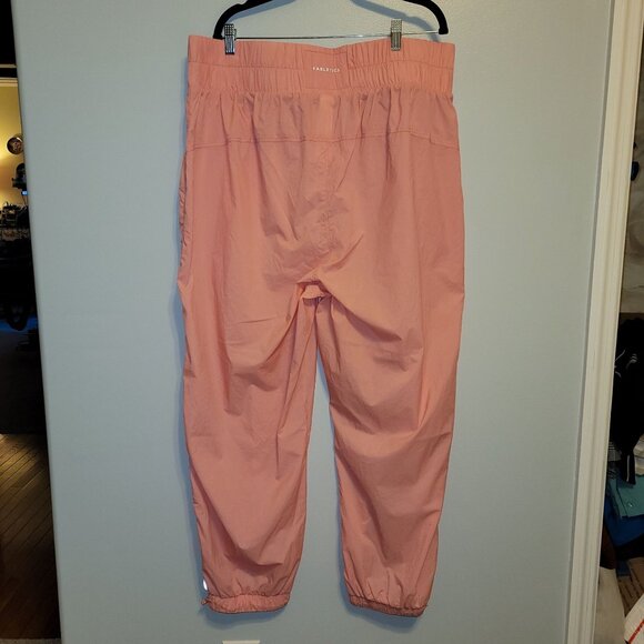 NWT Fabletics Pink Nylon Jogger Athletic Workout Pants Pockets Womens Size 2X - Picture 2 of 8
